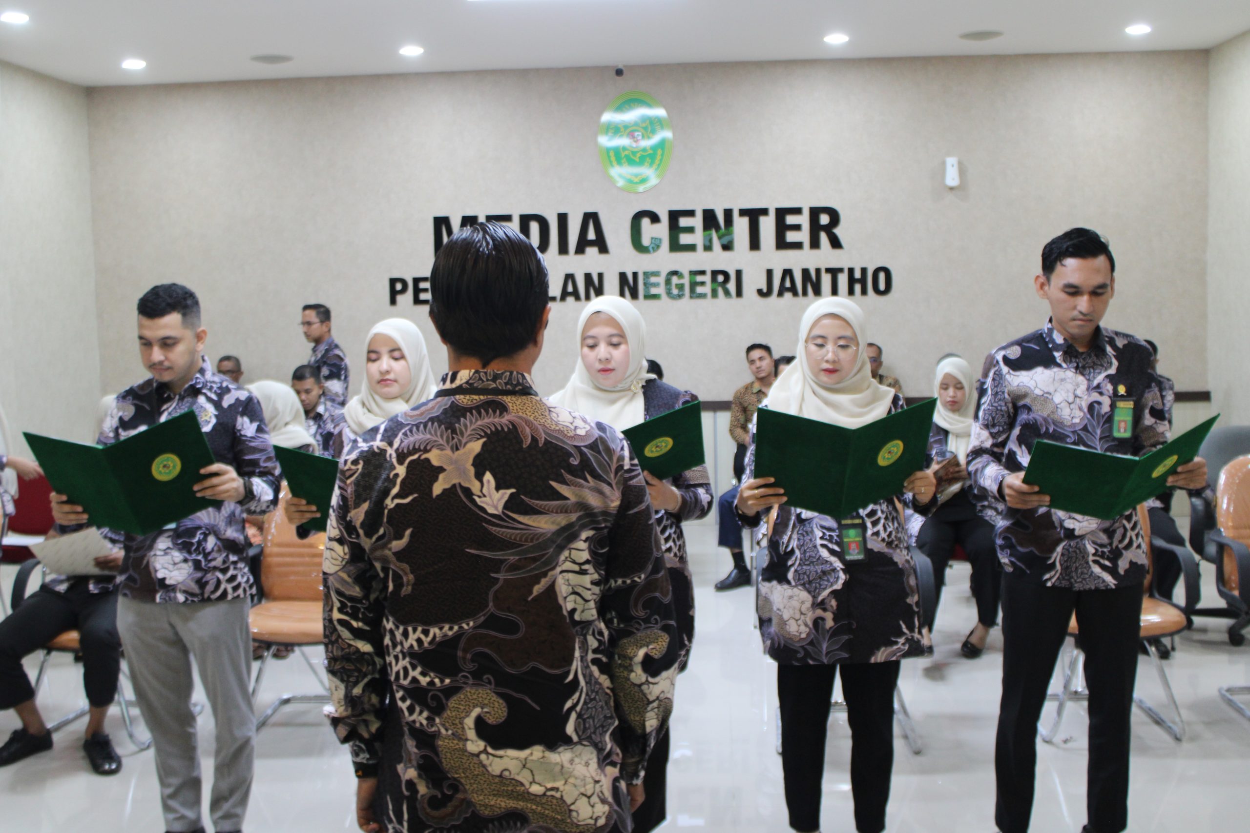 PENANDATANGANAN KOMITMEN BERSAMA, PERJANJIAN KINERJA PEGAWAI DAN PAKTA INTEGRITAS PADA PENGADILAN NEGERI JANTHO TAHUN 2025